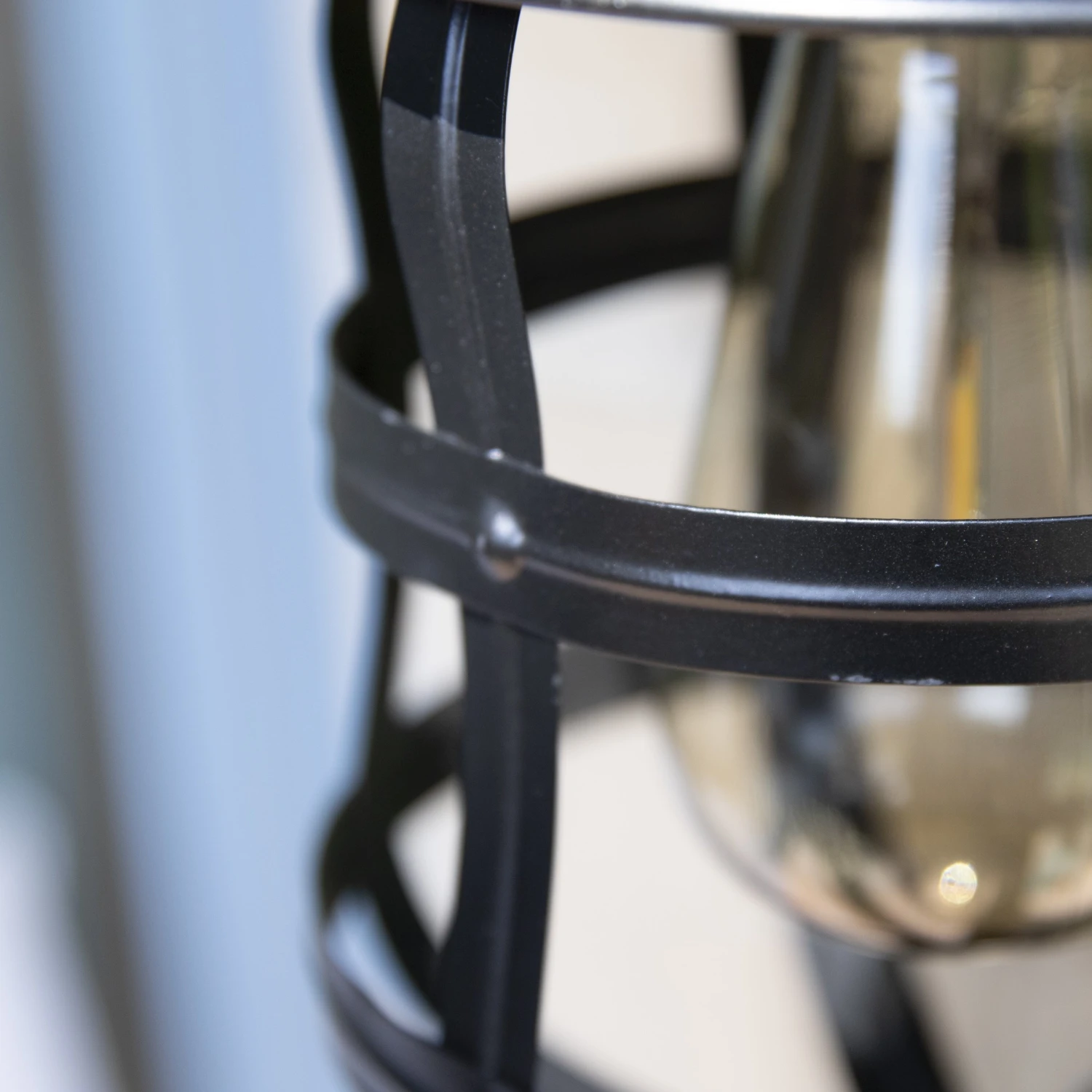 Lanterne Solaire à LED Indus - Noir 4 Lanterne Solaire à LED Indus - Noir – Image 2