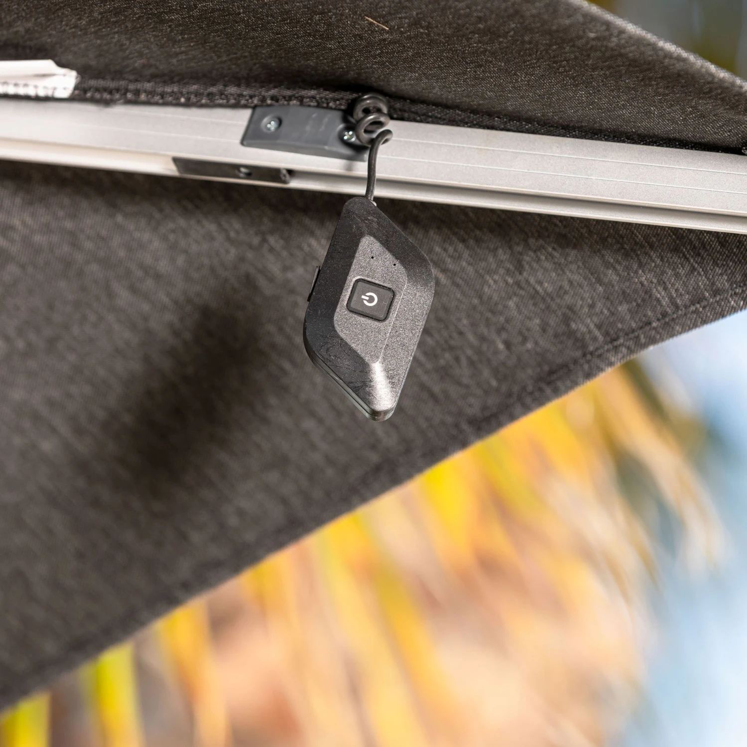 Parasol Déporté à LED Yucatan Rectangulaire (L4 X 3 M) - Gris Anthracite 3 Parasol Déporté à LED Yucatan Rectangulaire (L4 X 3 M) - Gris Anthracite – Image 2