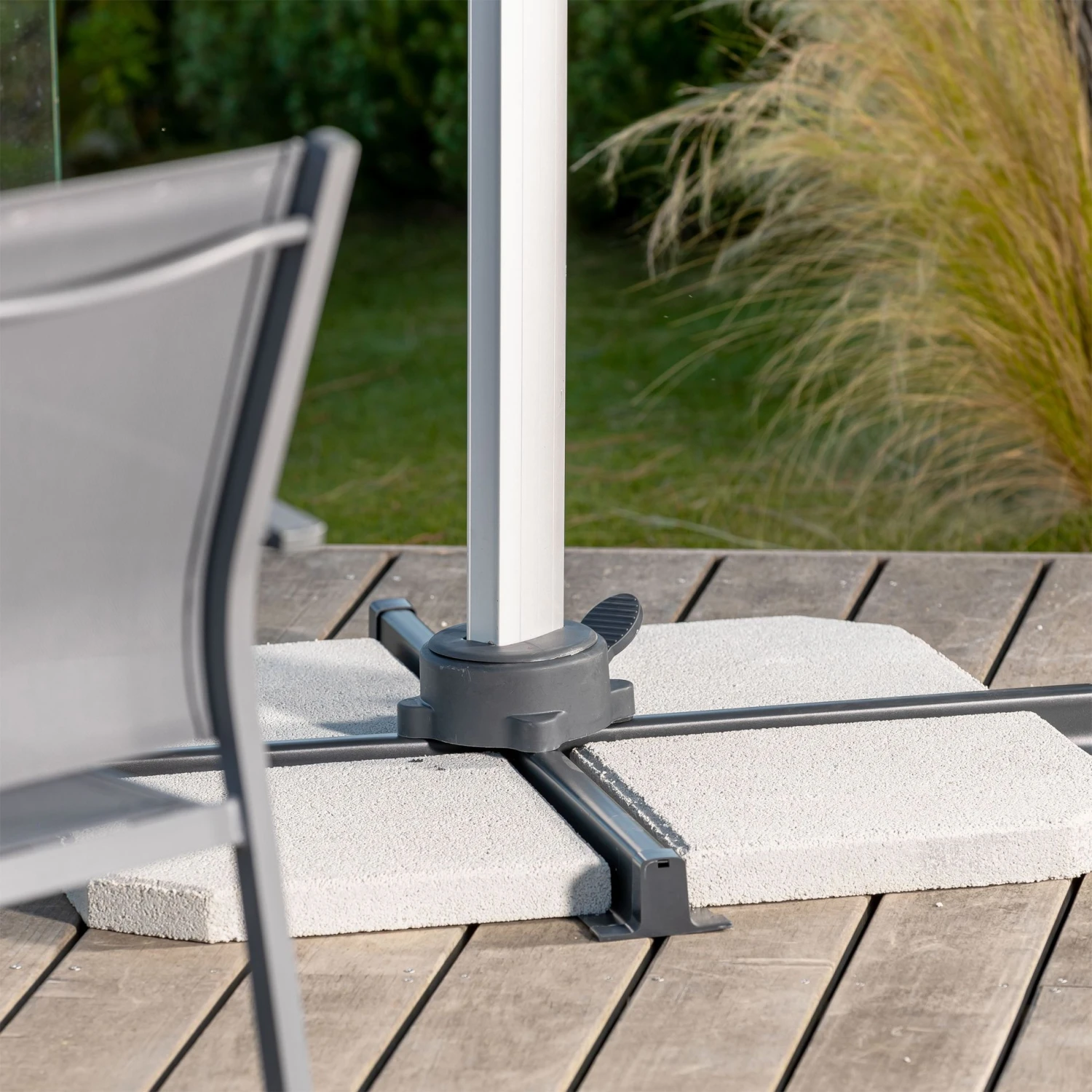 Parasol Déporté à LED Yucatan Rectangulaire (L4 X 3 M) - Gris Anthracite 7 Parasol Déporté à LED Yucatan Rectangulaire (L4 X 3 M) - Gris Anthracite – Image 6