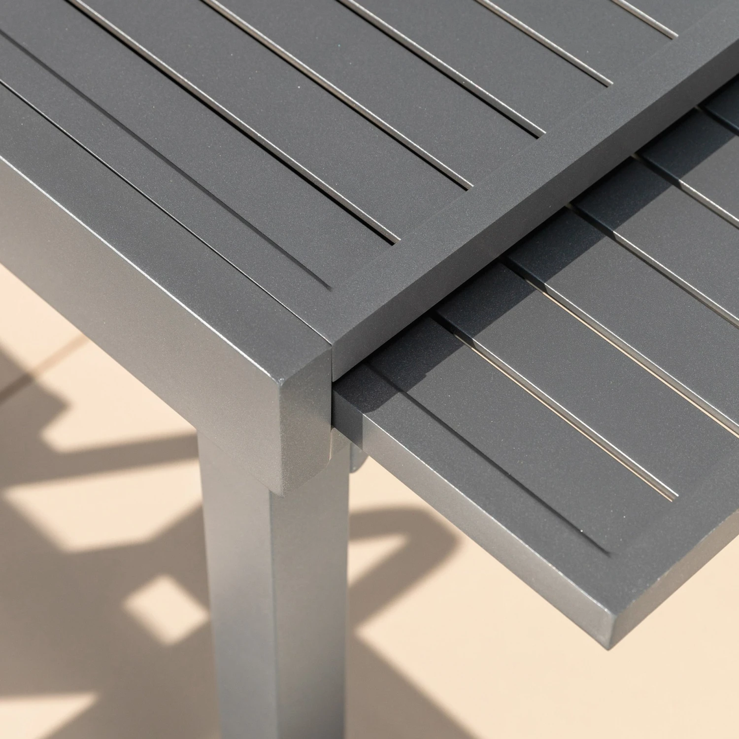 Table De Jardin Extensible 12 Places Aluminium Murano (320 X 100 Cm) - Gris Anthracite 7 Table De Jardin Extensible 12 Places Aluminium Murano (320 X 100 Cm) - Gris Anthracite – Image 5