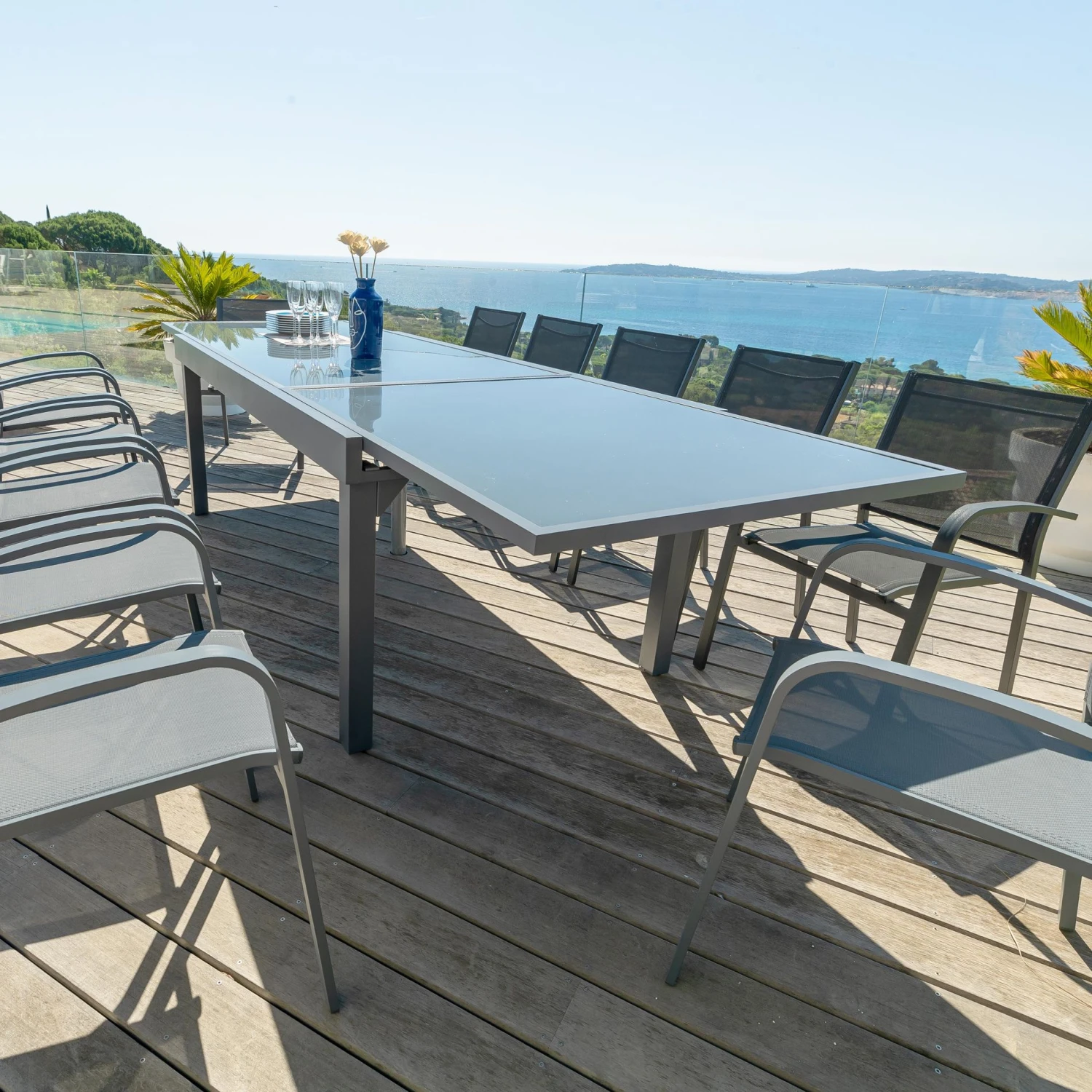 Table De Jardin Extensible 12 Places En Verre Murano (320 X 100 Cm) - Anthracite 6 Table De Jardin Extensible 12 Places En Verre Murano (320 X 100 Cm) - Anthracite – Image 4