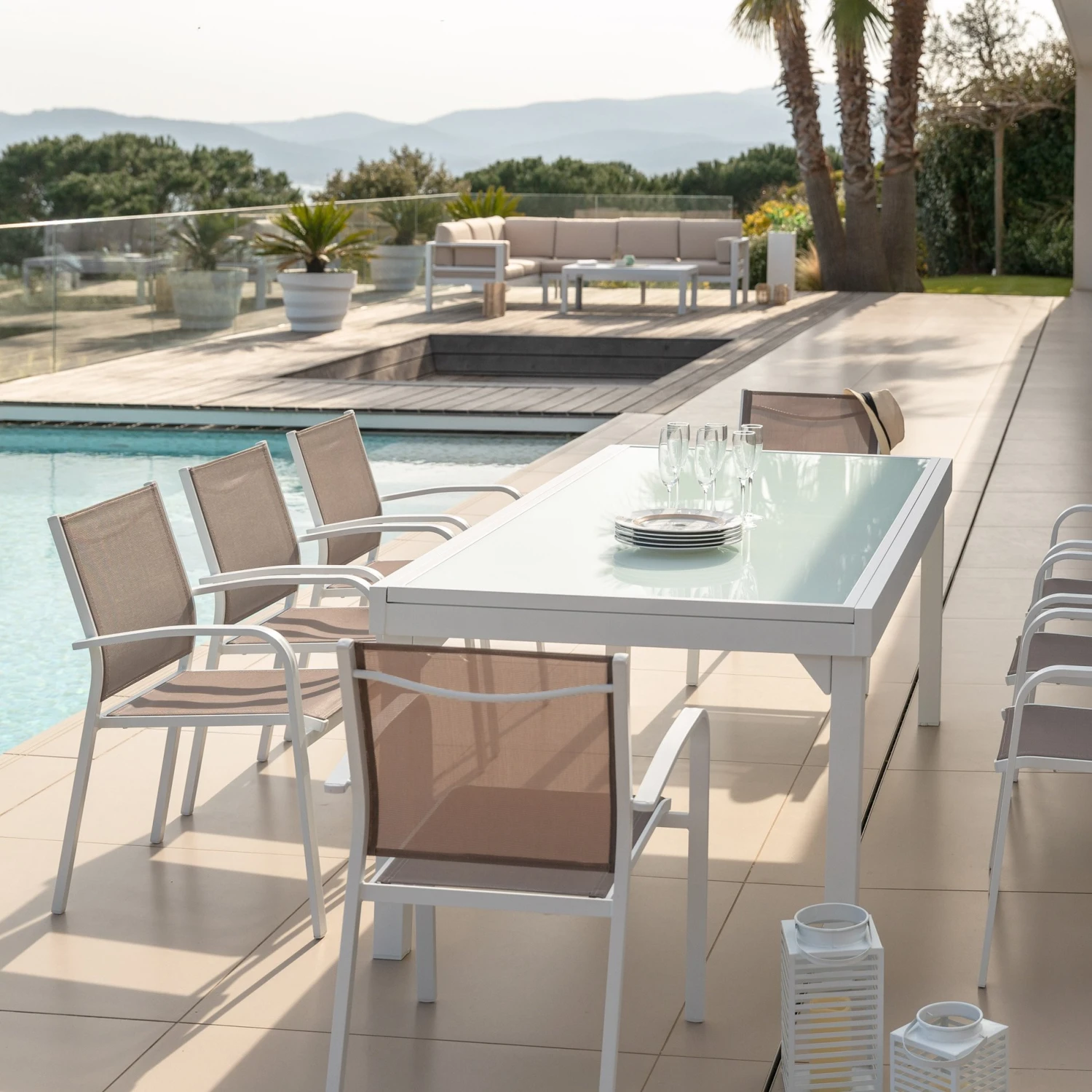 Table De Jardin Extensible 12 Places En Verre Murano (320 X 100 Cm) - Blanche 5 Table De Jardin Extensible 12 Places En Verre Murano (320 X 100 Cm) - Blanche – Image 3