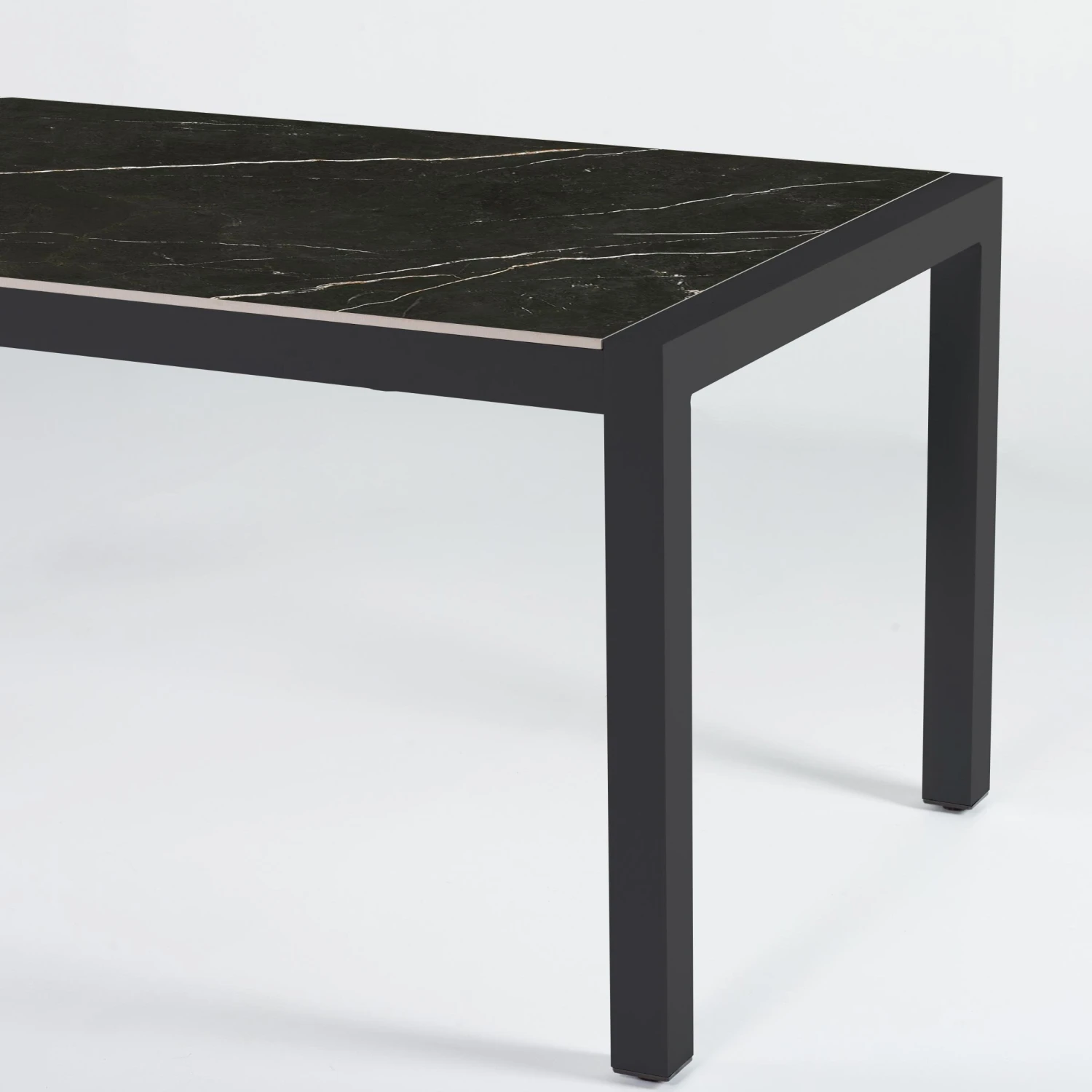 Table De Jardin 8 Places Aluminium/Céramique Modena (180 X 90 Cm) - Gris Anthracite/Noir Marbré 5 Table De Jardin 8 Places Aluminium/Céramique Modena (180 X 90 Cm) - Gris Anthracite/Noir Marbré – Image 3